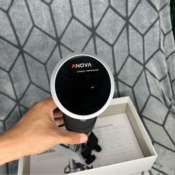 Anova Culinary Sous Vide Precision Cooker B1 - Picture 5 of 9